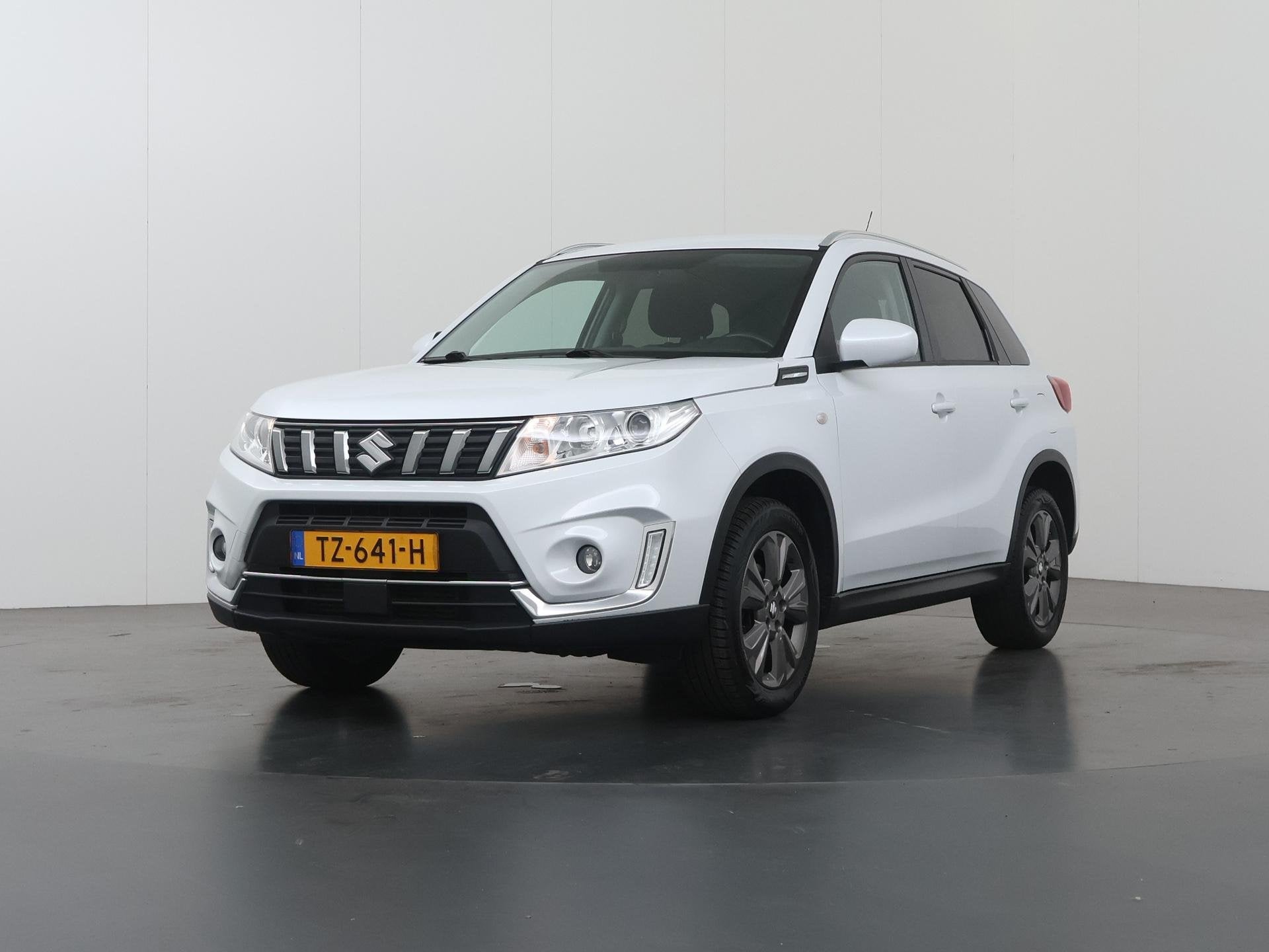 Foto 36 van Suzuki Vitara 1.0 Boosterjet Comfort | Navigatie | Parkeerca
