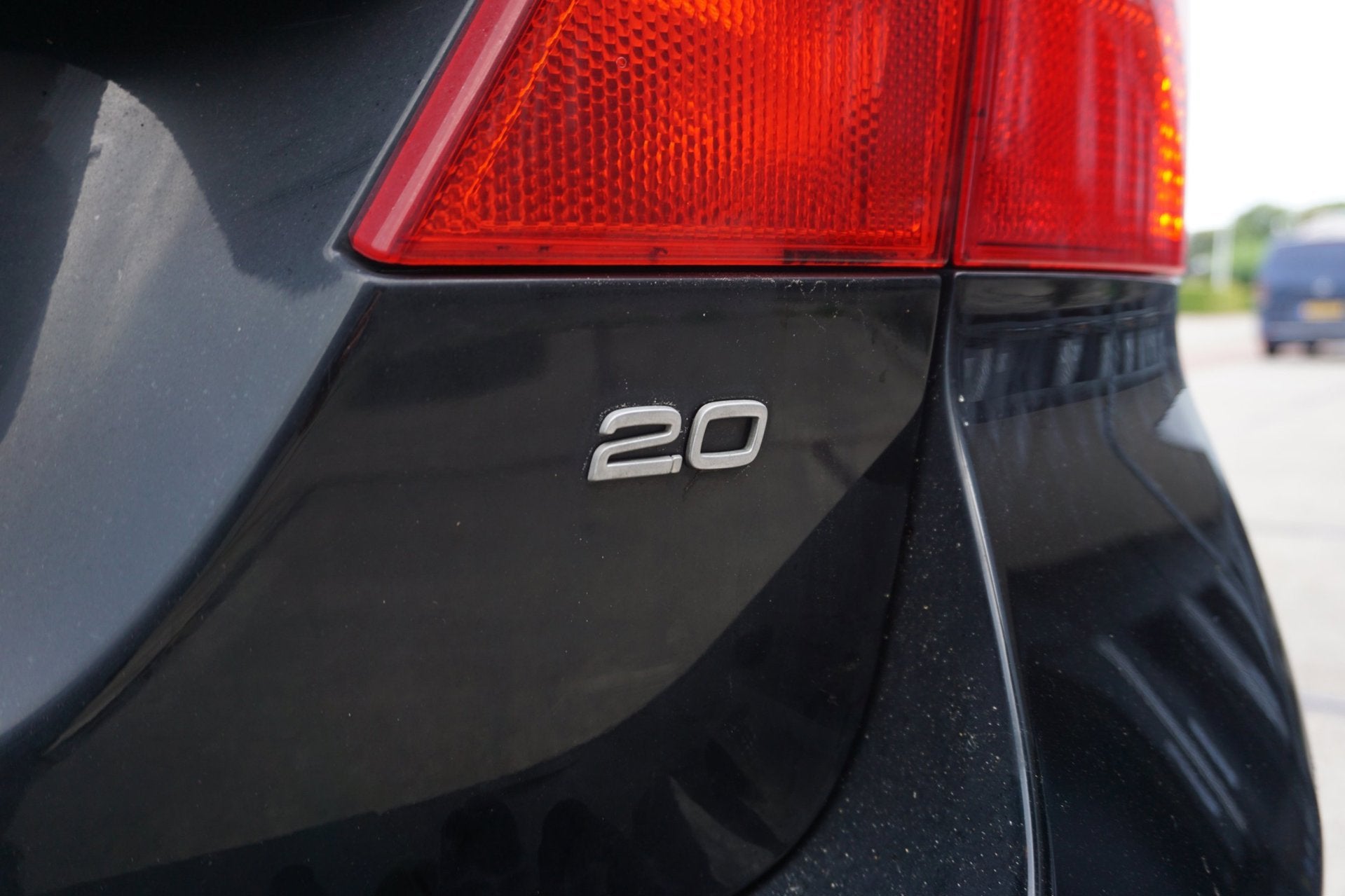 Volvo V70 2.0 Limited Edition, Dealer onderhouden, Gebruikt, Zwart, Zwart