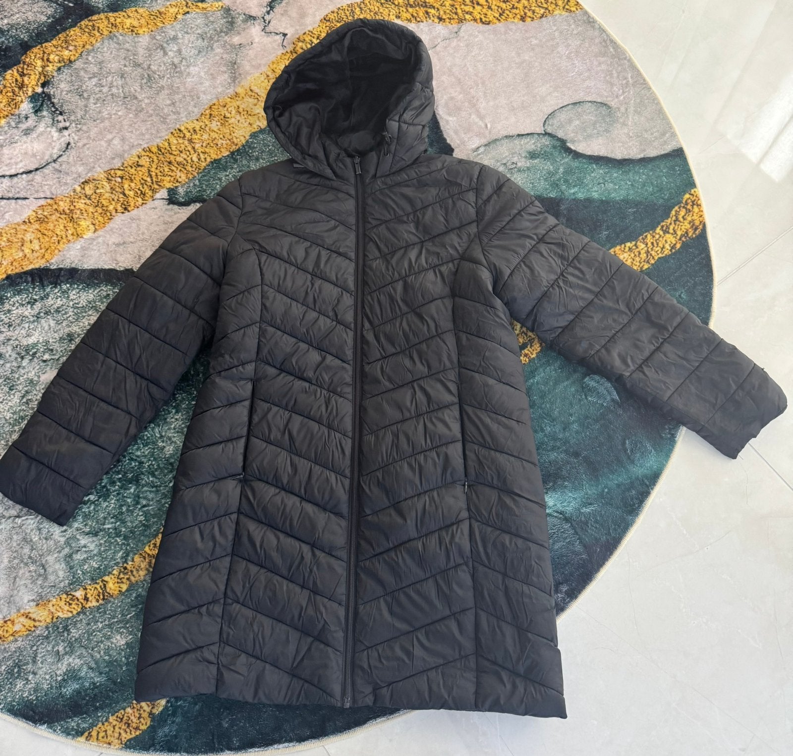 Halflange winterjas maat M zwart met capuchon, Ophalen of Verzenden, Gedragen, Maat 38/40 (M), Zwart