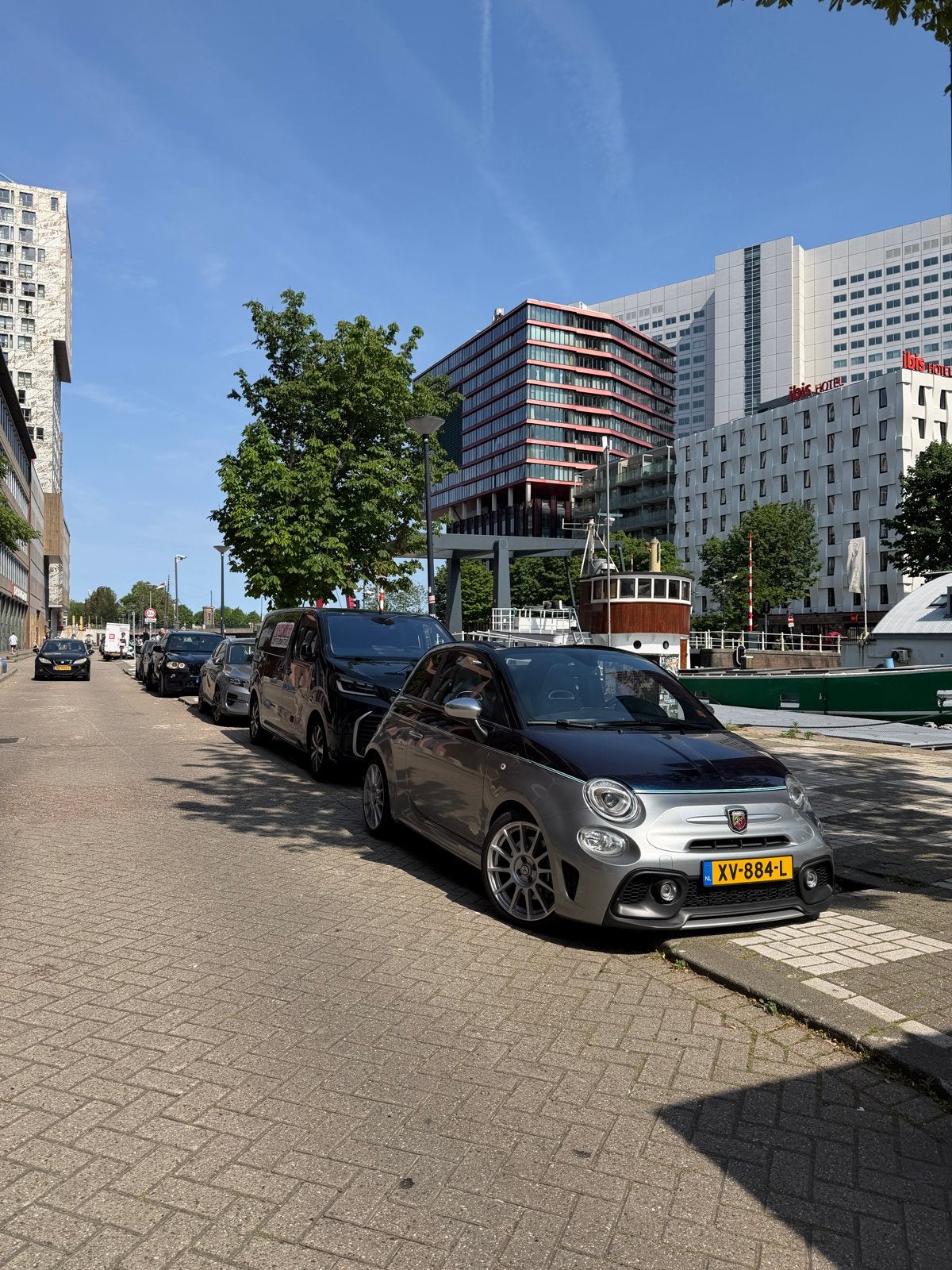 Abarth 695C Rivale 1.4 T-jet Abarth AUT 2018 Grijs en blauw, 4 cilinders, Leder, Dealer onderhouden, 1065 kg
