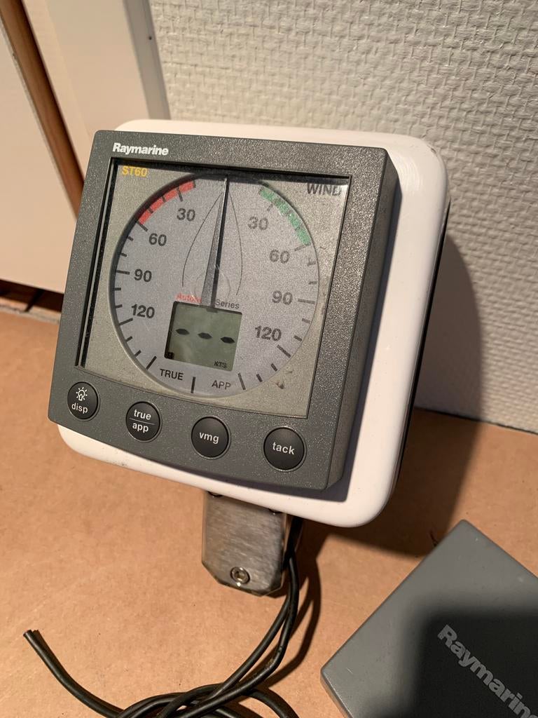 Raymarine ST60 Wind displaynin scantrut mount, Watersport en Boten, Navigatiemiddelen en Scheepselektronica, Ophalen of Verzenden