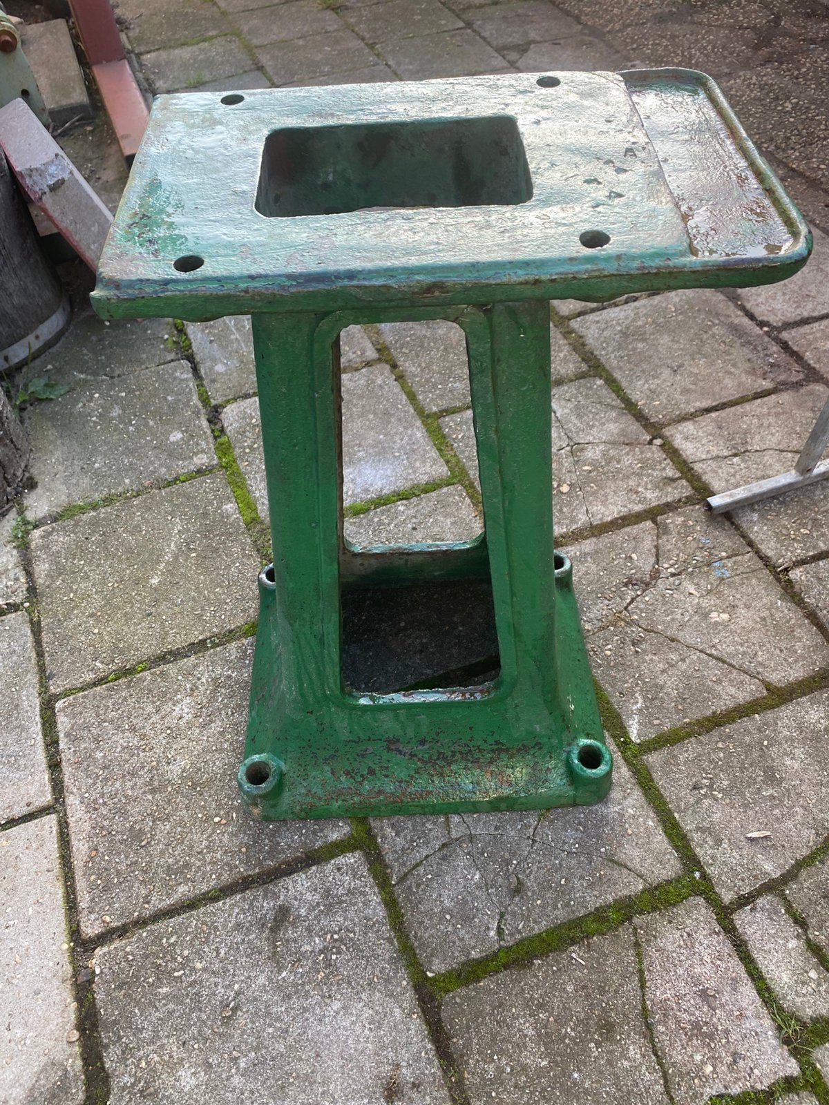 Smeedijzer standaard, Ophalen