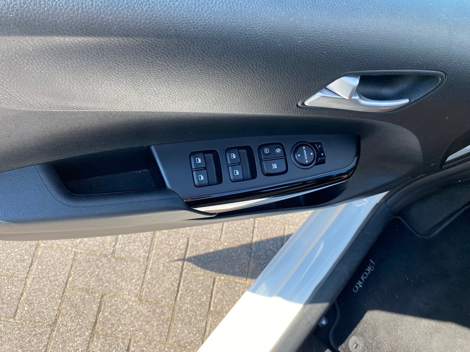Foto 21 van Kia Picanto 1.0 Carplay Cruise Camera Afn. Trekhaak NAP