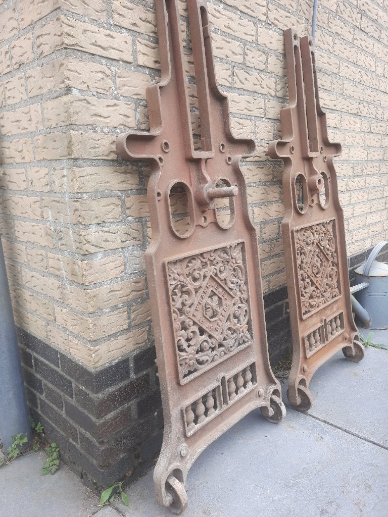 Gietijzer ornament, Ophalen