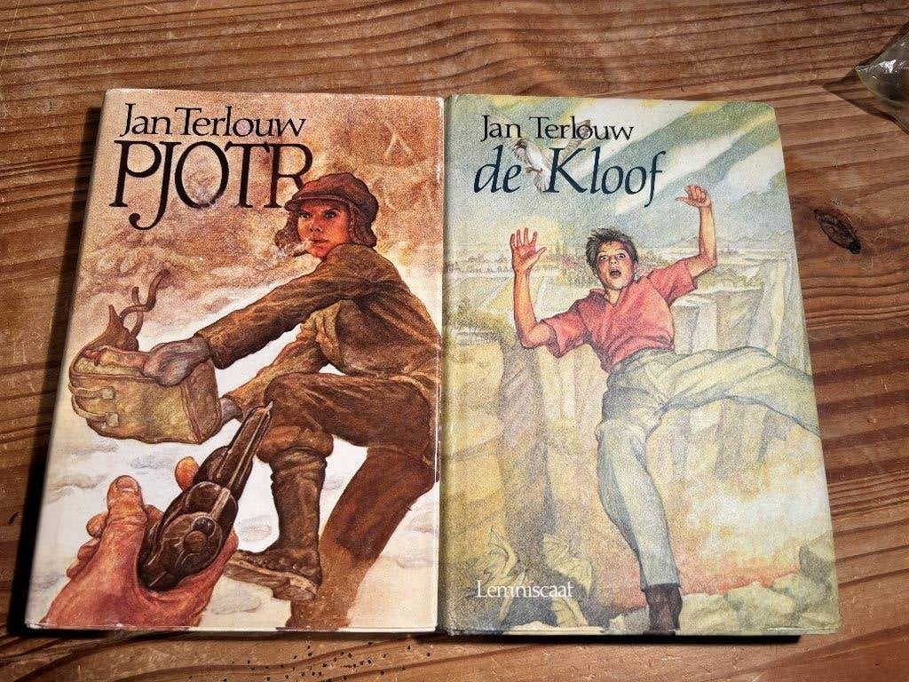 Jan Terlouw Pjotr - De kloof (twee boeken), Ophalen of Verzenden, Gelezen, Jan Terlouw, Fictie