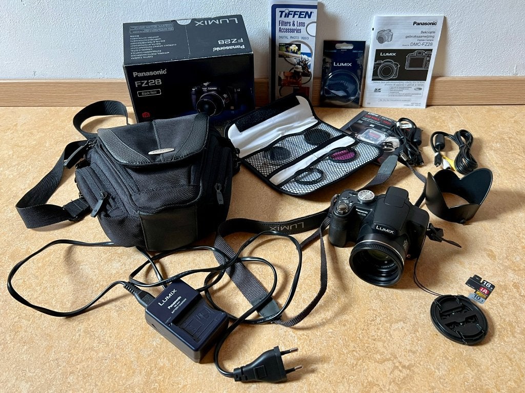 Panasonic Lumix DMC-FZ28 Bridgecamera met 18x optische zoom, Audio, Tv en Foto, Fotocamera's Digitaal, Ophalen, Panasonic, Geheugenkaart