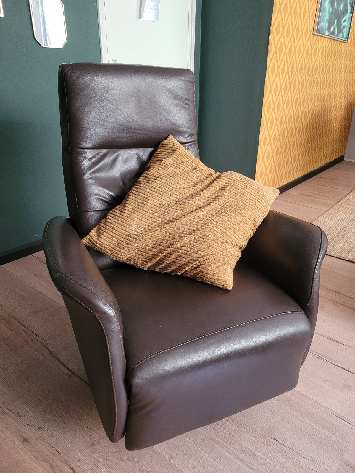 Gratis relaxfauteuil draaibaar echt leer, Huis en Inrichting, Fauteuils, Ophalen, Gebruikt, Leer, Modern, Comfort