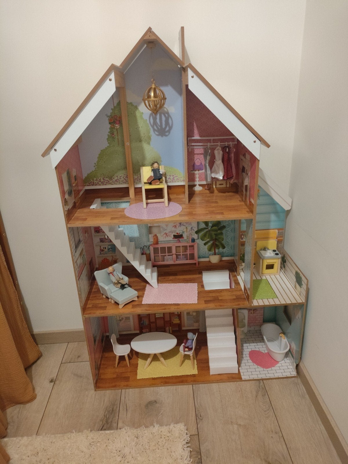 Groot Poppenhuis met Meubels en Poppetjes, Ophalen, Poppenhuis