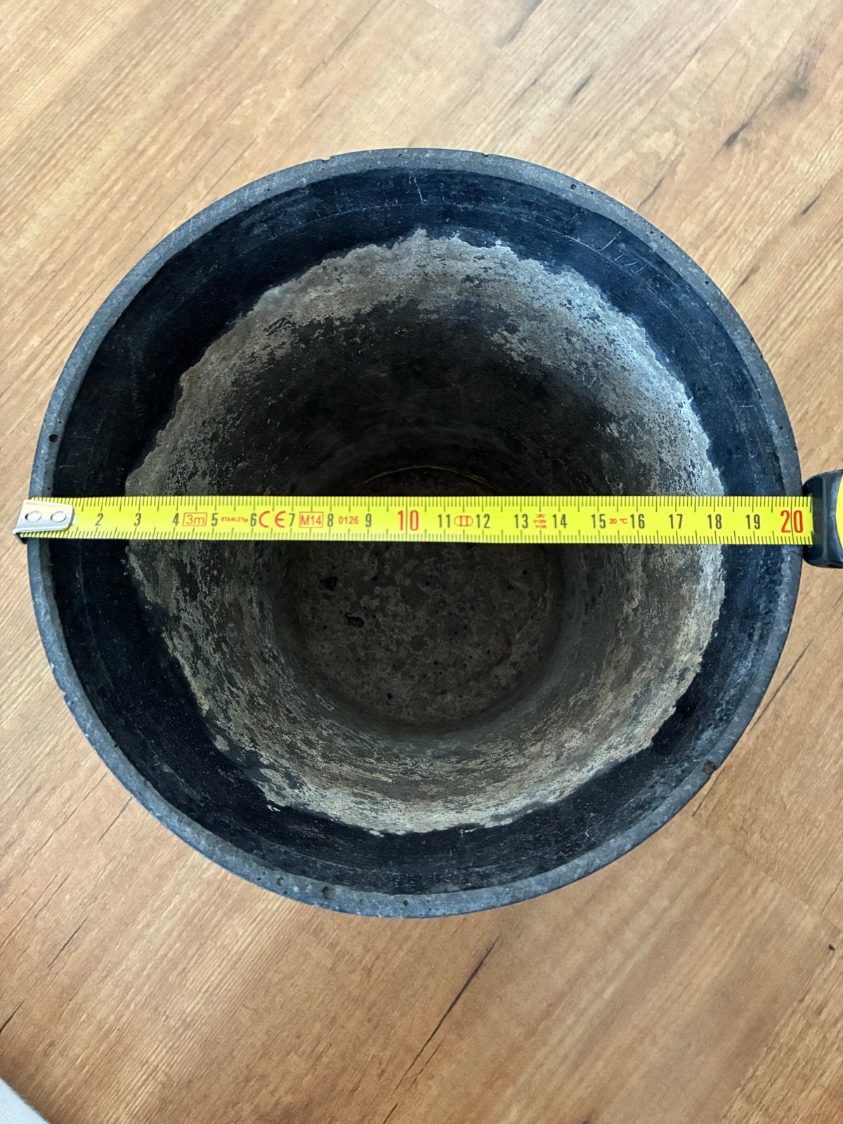 HAY Concrete Bloempot Donkergrijs met Schotel, Gebruikt, Rond, Ophalen of Verzenden, Balkon