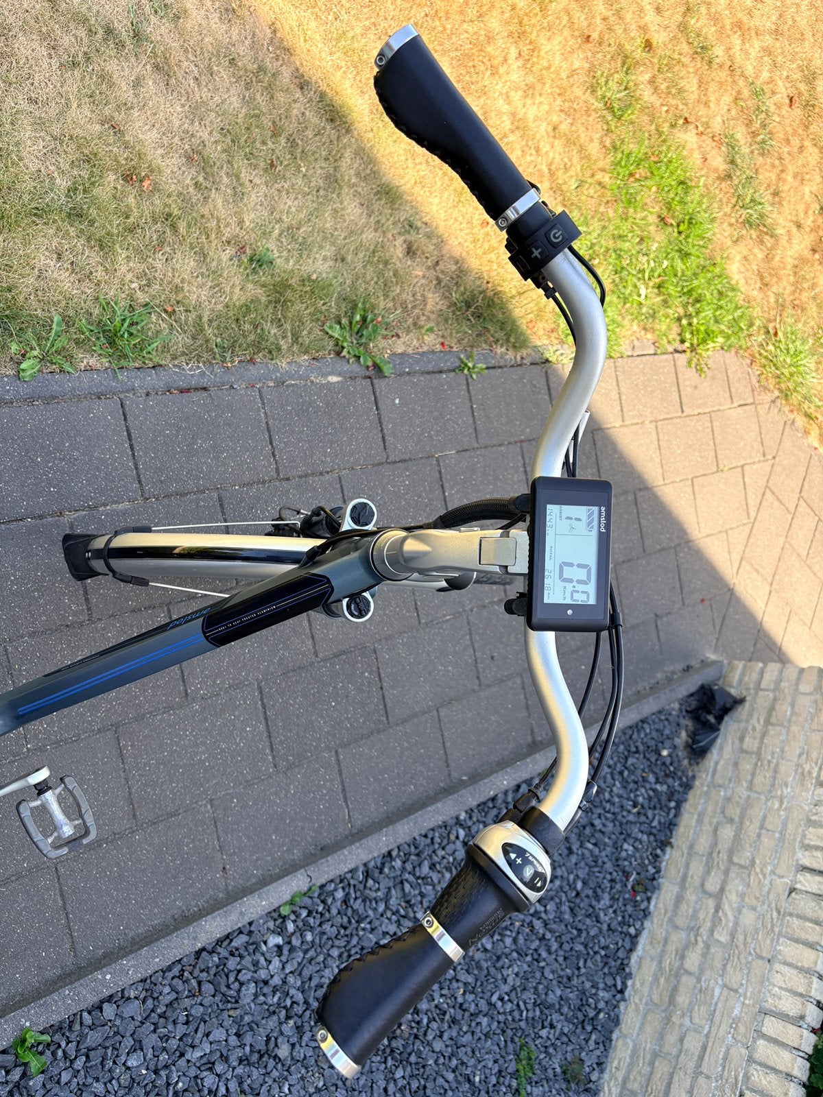 Foto 5 van Nette Amslod elektrische fiets weinig km goede zware accu