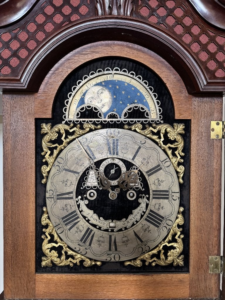 511. Mahoniehouten staand horloge, Groningen, 18e eeuw, Antiek en Kunst, Ophalen of Verzenden