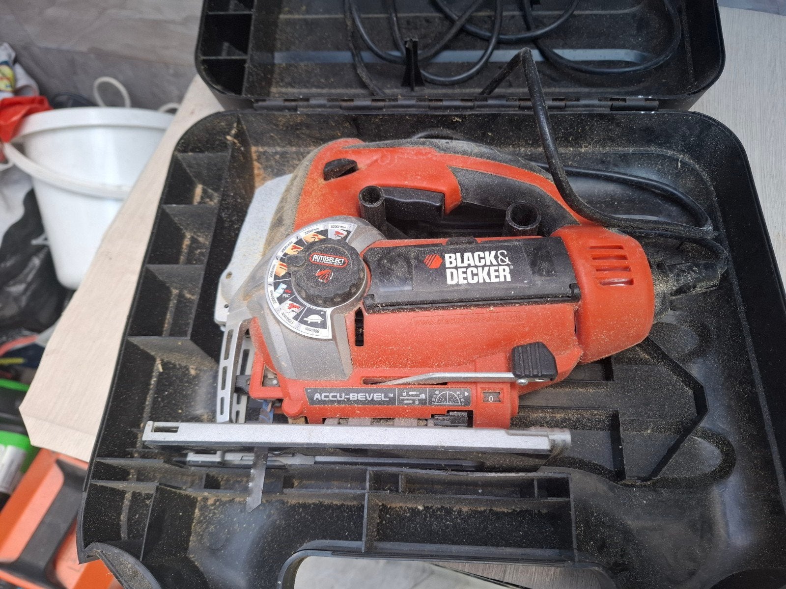 Black & Decker Decoupeerzaag met Koffer - Gebruikt, Gebruikt, Decoupeerzaag, 600 tot 1200 watt, Ophalen of Verzenden