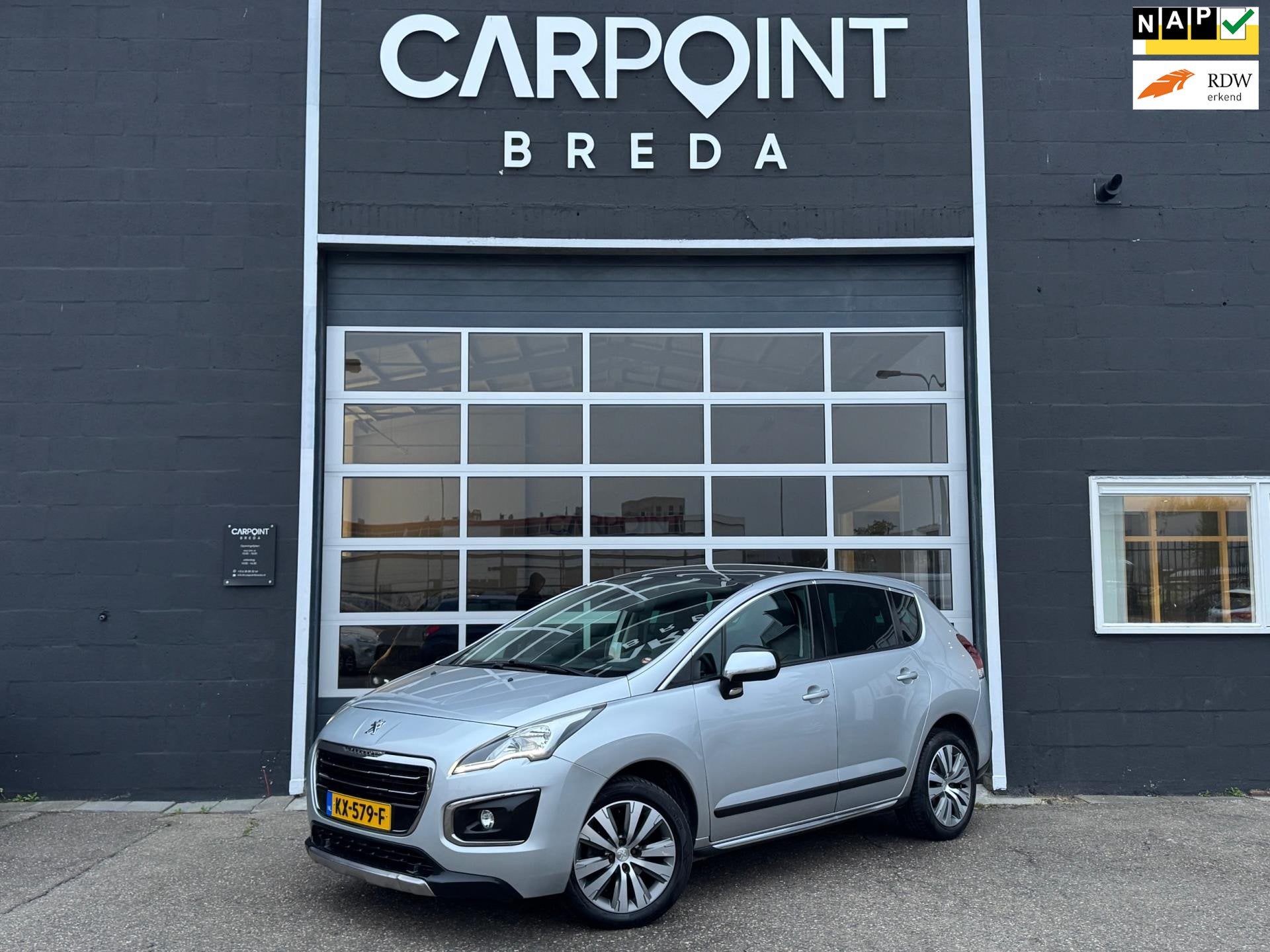 Peugeot 3008 1.2 PureTech Blue Lease Executive, HUD, PANO, N, Auto's, Gebruikt, Euro 6, 1199 cc, Handgeschakeld