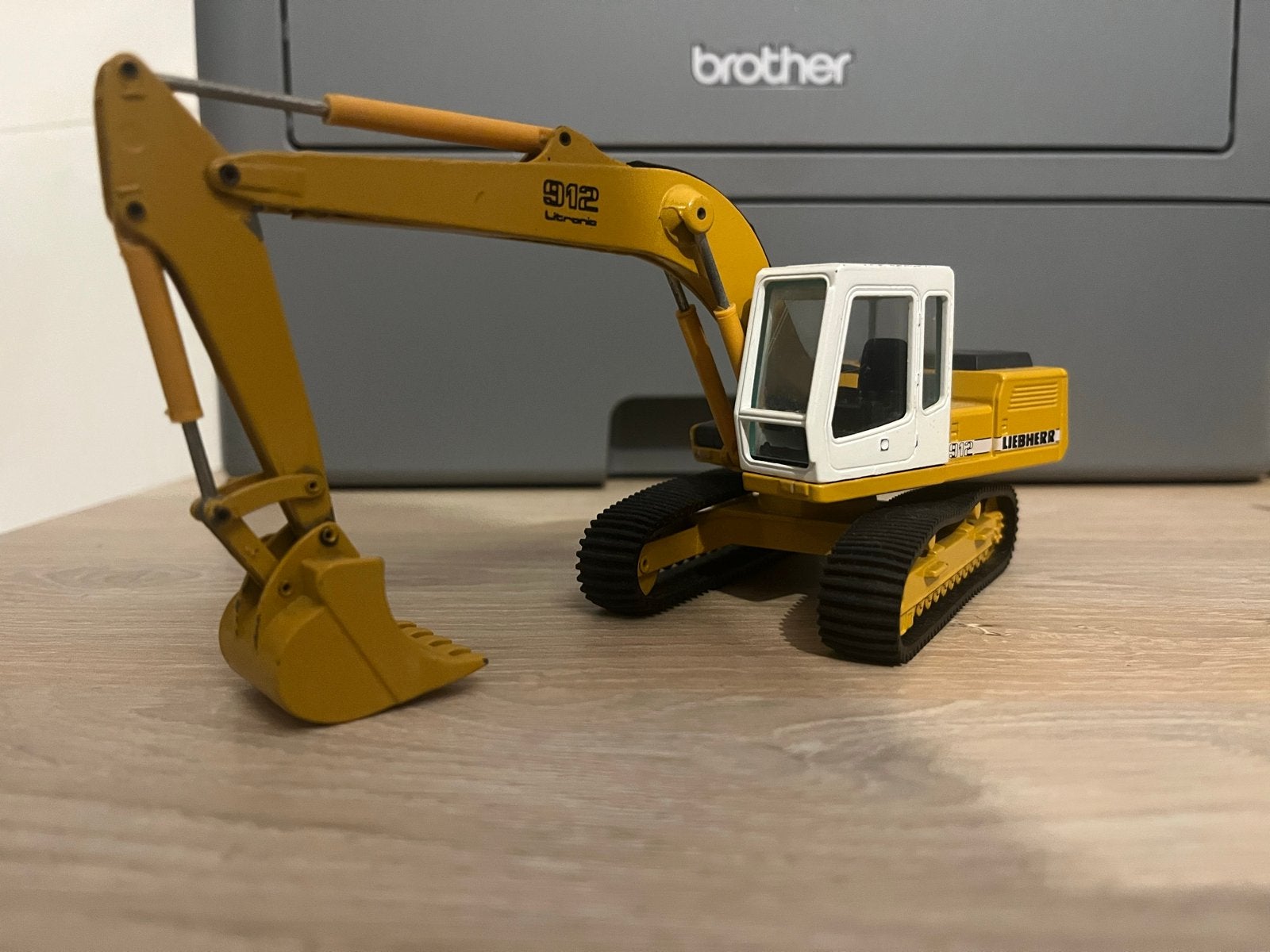 Liebherr 912 Rupsgraafmachine Model, Ophalen of Verzenden, Zo goed als nieuw, Overige typen, Overige merken