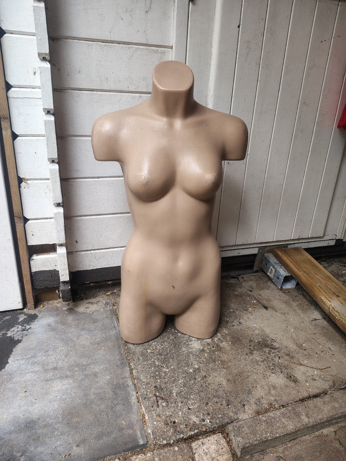 Vrouwelijke etalage torso - Huidskleur, Ophalen
