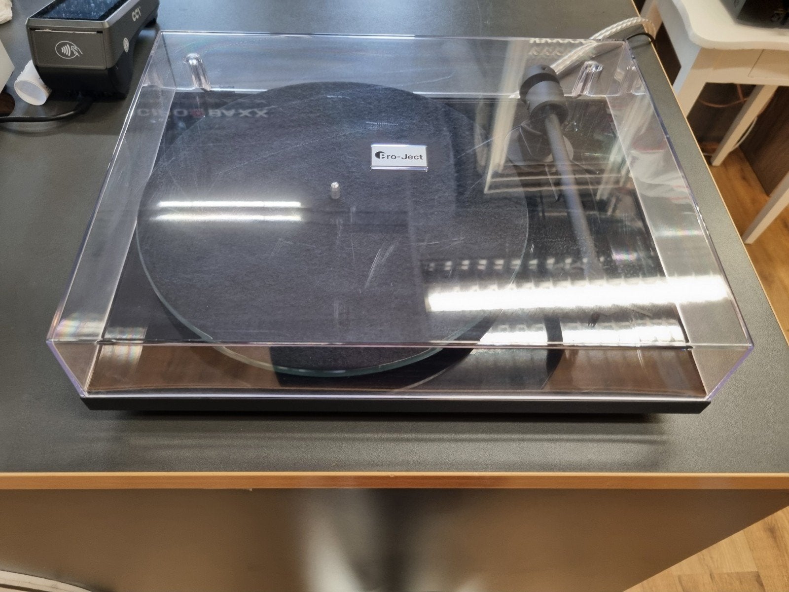 Pro-Ject T1 OM5E PlatenspelerZwartHoogglans UitstekendeStaat, Overige merken, ///, Ophalen of Verzenden, Zo goed als nieuw