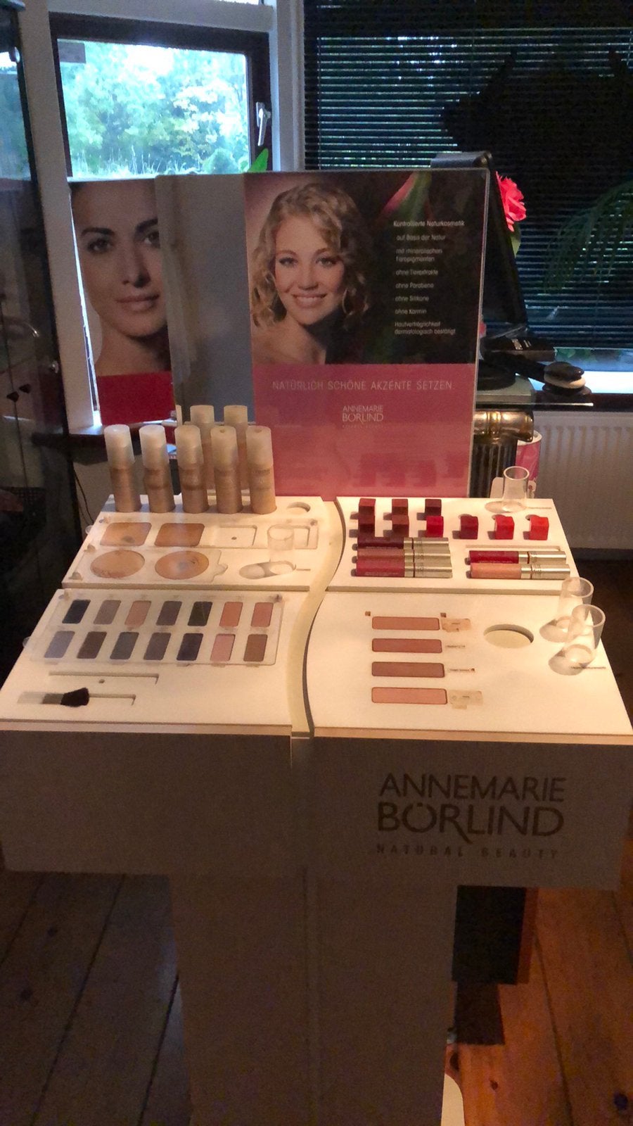 Make-up standaard + lade Annemarie Börlind, Ophalen, Zo goed als nieuw, Overige kleuren, Gehele gezicht