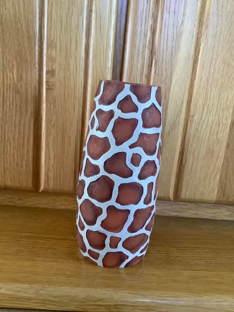 Vaasje met giraffe print,18 cm hoog, Ophalen of Verzenden, Zo goed als nieuw, Overige kleuren, Kunststof