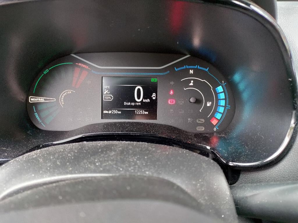 Dacia Spring Electric 45 2022 Zwart, Auto's, Zwart, Overige carrosserieën, 38 min, 4 stoelen