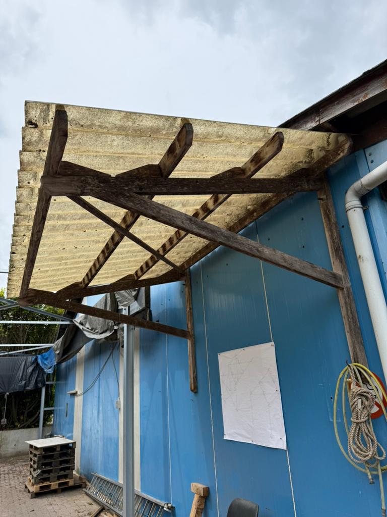 Afdak -gebruikt, Ophalen, Gebruikt, 15 m² of meer, Golfplaat