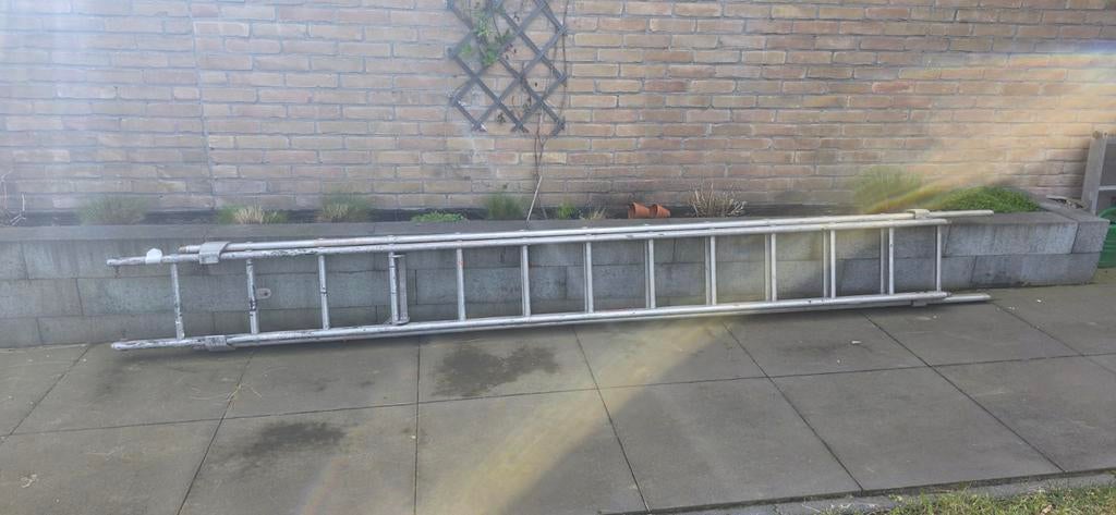 Ladder 2x3 meter, uitschuifbaar, Doe-het-zelf en Verbouw, Ladders en Trappen, Ophalen of Verzenden