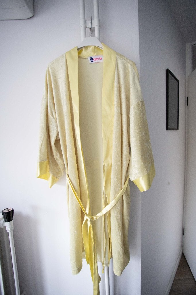 Vintage gele fluwelen ochtendjas Charmelle maat 40-42, Vintage, Ophalen of Verzenden, Gedragen, Maat 38/40 (M)