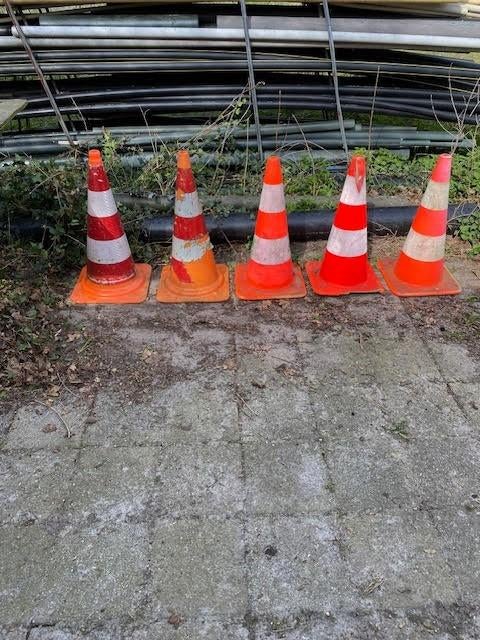 5 grote pylonen, Doe-het-zelf en Verbouw, Ophalen, Nieuw