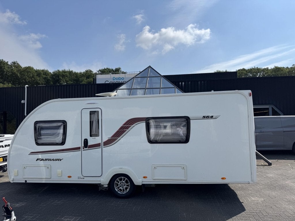 Swift Fairway 564 2014 | Mover | Voortent, Caravans en Kamperen, Caravans, Schokbreker, Rondzit, Bedrijf, Swift