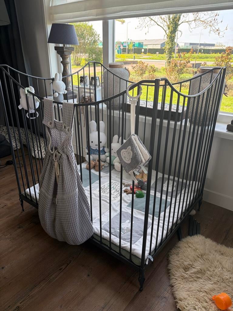 Metalen box babybox, Kinderen en Baby's, Boxen, Ophalen, Zo goed als nieuw, Rechthoekig, In hoogte verstelbaar