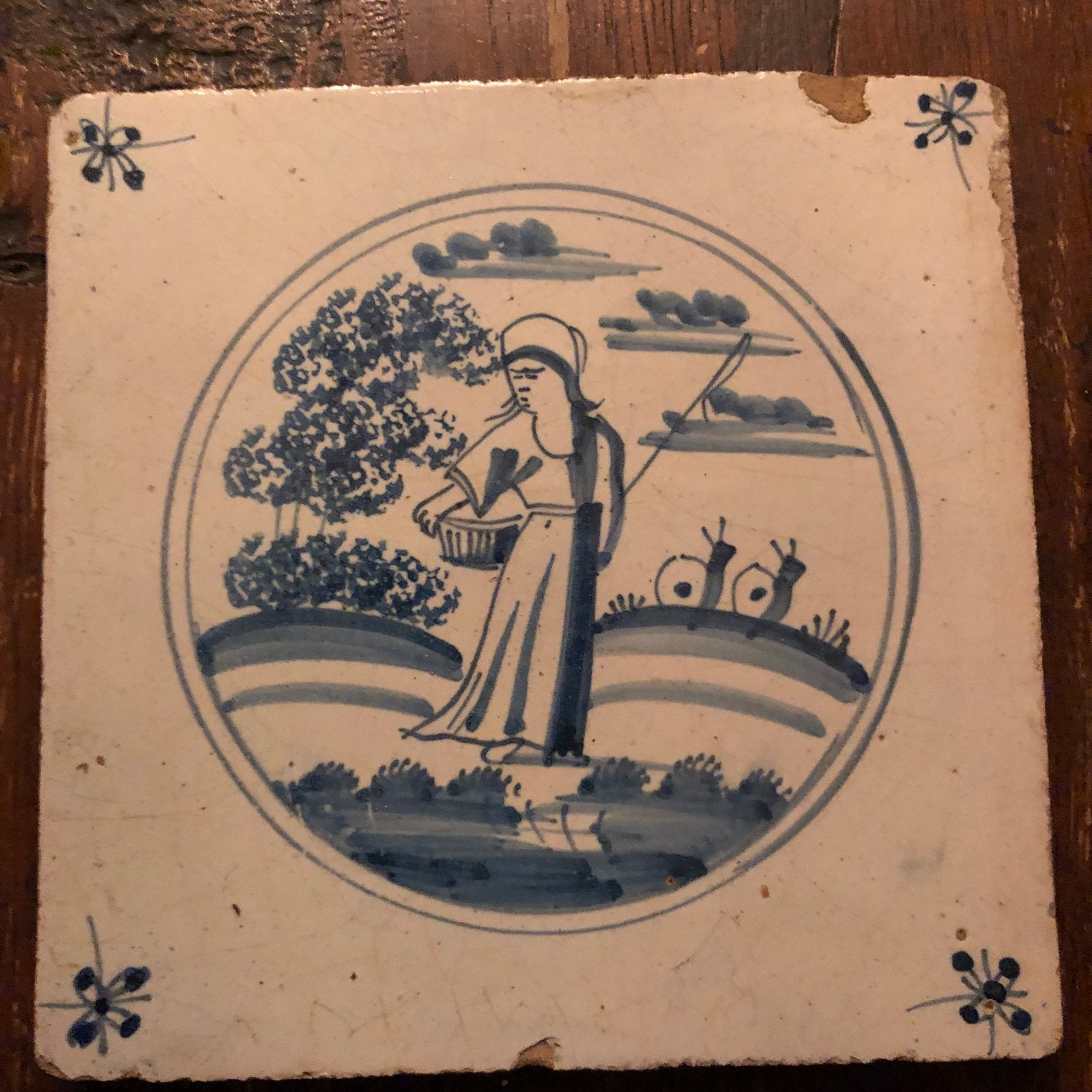 Zeer oude tegel 12x12 cm met herder en schapen, Antiek en Kunst, Antiek | Wandborden en Tegels, Ophalen of Verzenden