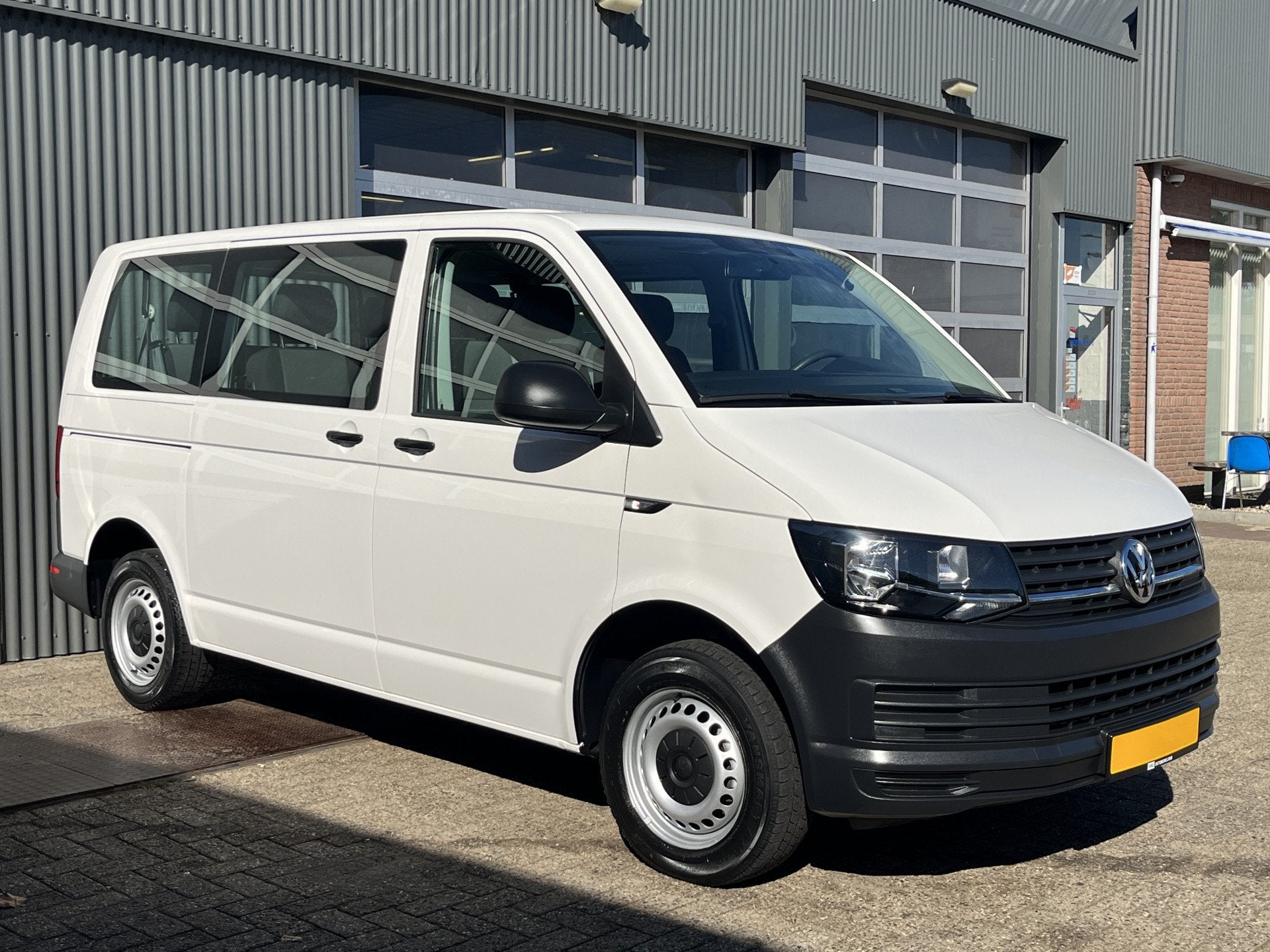 Volkswagen Transporter Kombi 2.0 TDI L1H1 Incl btw 9-Persoon, Auto's, Voorwielaandrijving, Gebruikt, Wit, Origineel Nederlands