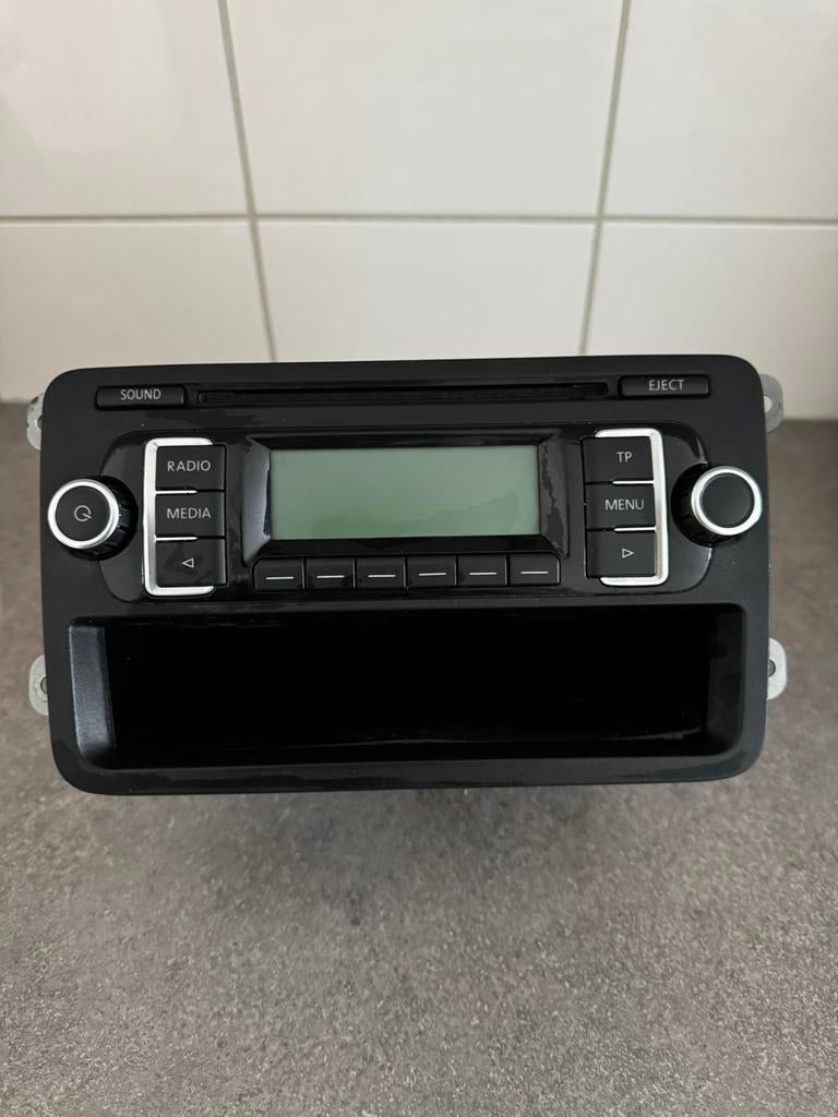 Volkswagen polo 2012 originele autoradio, Auto diversen, Autoradio's, Ophalen of Verzenden, Zo goed als nieuw