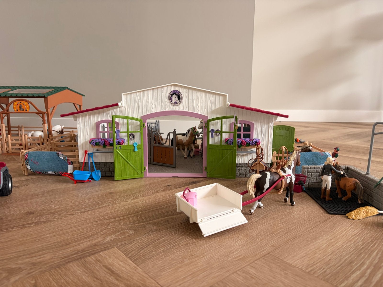Grote Schleich Paarden Manege Set met Pick-up en Trailer, Ophalen, Zo goed als nieuw, Jongen of Meisje