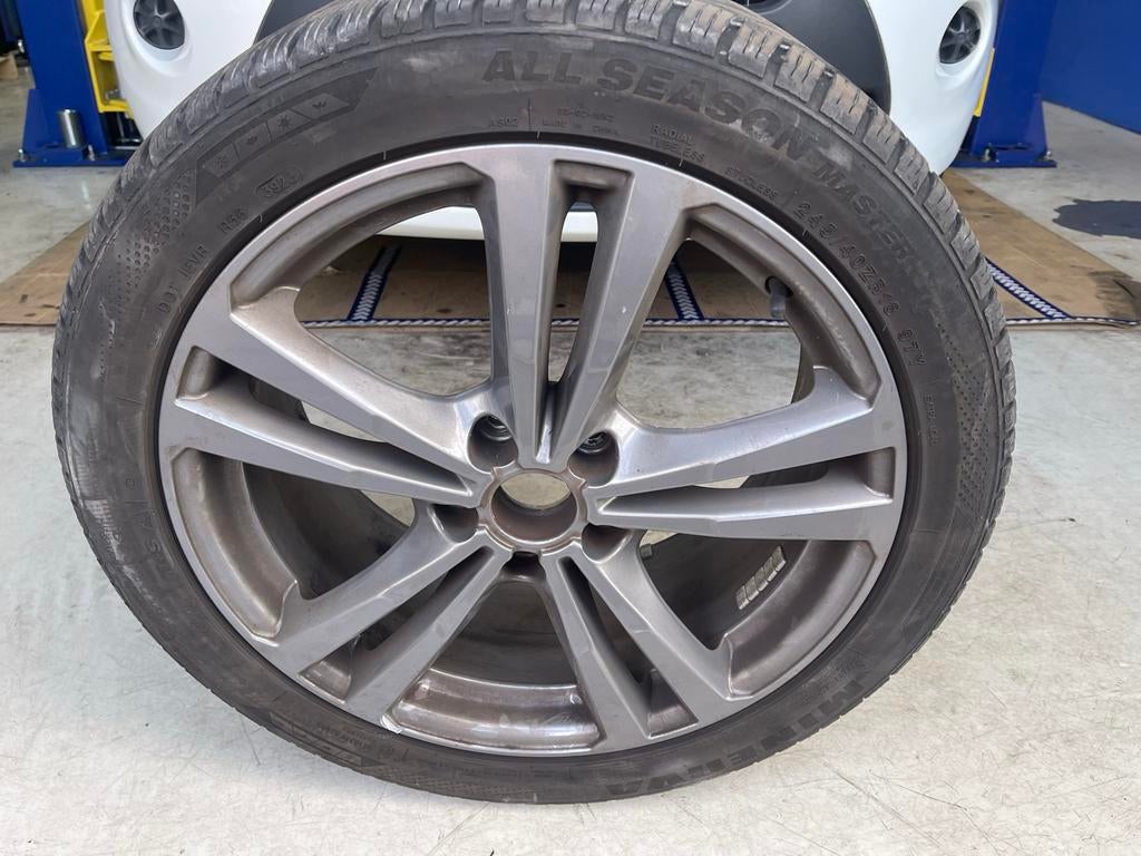 3x Audi A3 Velgen met All Season Banden - 18 inch, Auto-onderdelen, Banden en Velgen, 18 inch, Banden en Velgen, Ophalen of Verzenden