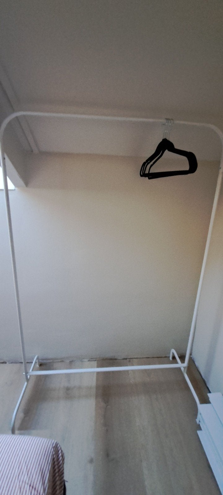 Wit kledingrek - Handig en ruimtebesparend, Ophalen, Gebruikt