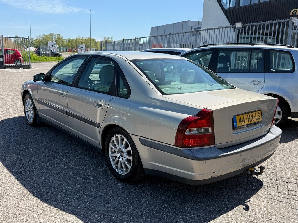 Volvo S80 2.4 Dynamic Airco Cruise Apk tot 06-03-2027, Auto's, Volvo, Voorwielaandrijving, Beige, 129 €/maand, Sedan
