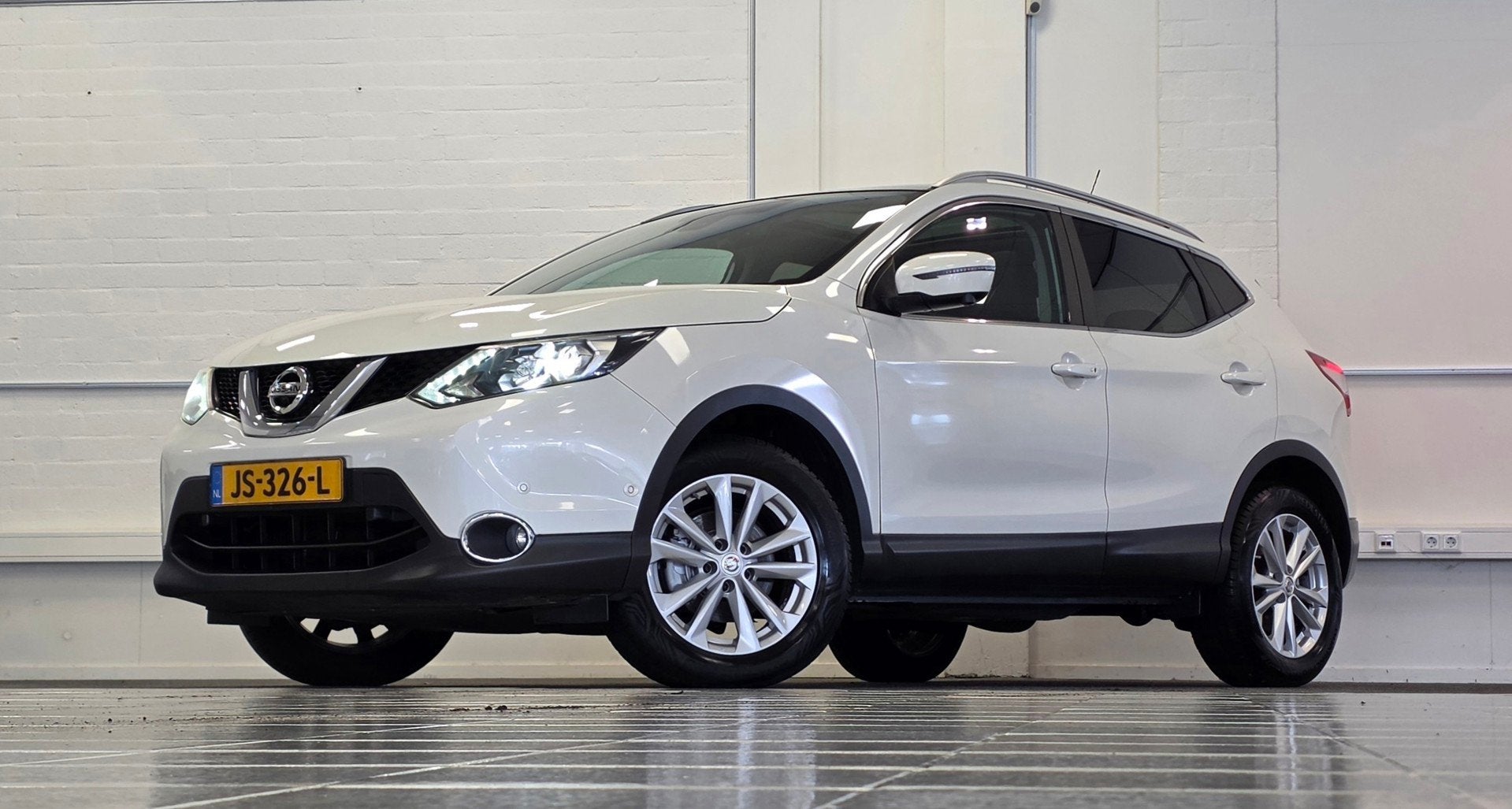 Nissan Qashqai 1.2 Business Edition Leder Pano Trekhaak Mooi, Auto's, Gebruikt, 4 cilinders, 116 pk, Wit