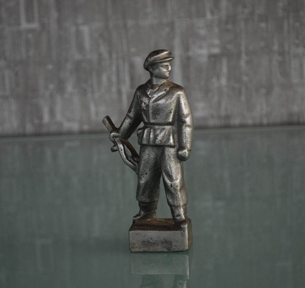 Oostblok Militair CCCP Ster en PPSh machinegeweer WW2, Ophalen of Verzenden