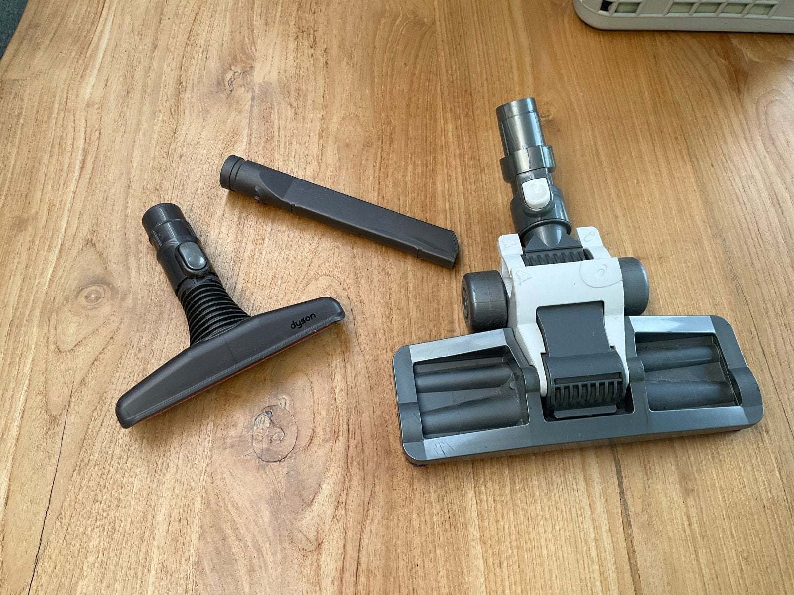 Dyson stofzuiger accessoires: borstels en mondstukken, Inclusief accessoires, Gebruikt, Overige typen, Ophalen of Verzenden