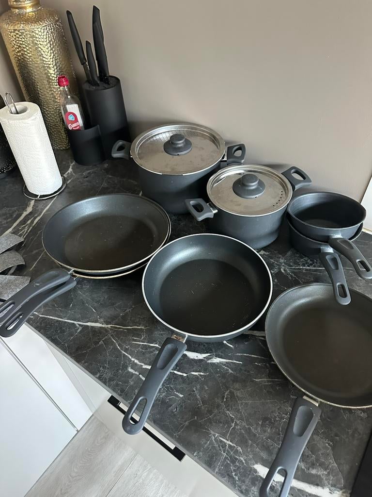 Pannen set ikea, Ophalen, Zo goed als nieuw, Rvs, Pannenset