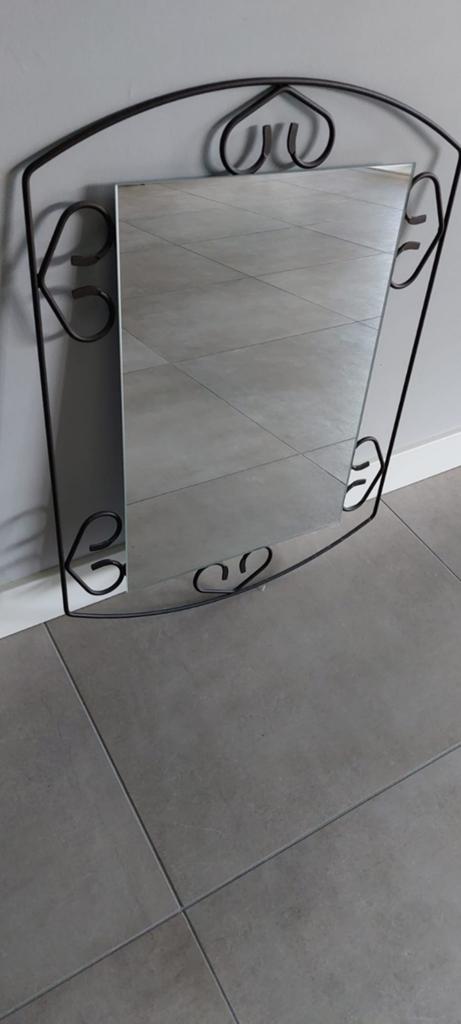 Decoratieve spiegel met smeedijzeren frame, Antiek en Kunst, Ophalen of Verzenden, Rechthoekig, 50 tot 100 cm