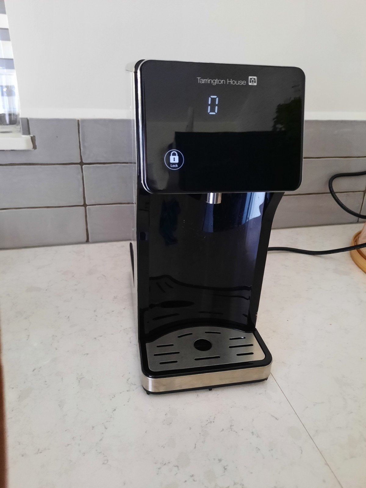 Tarrington House Instant Hot Water Dispenser, 1 tot 2 liter, Ophalen, Zo goed als nieuw, Rvs
