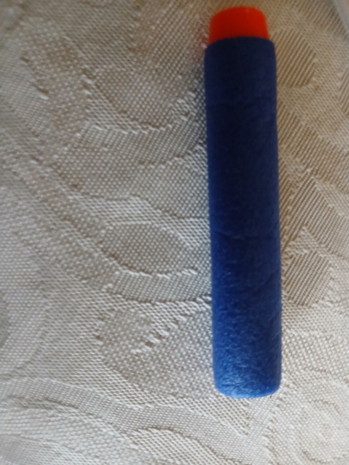 een nerf pijl moet vandaag weg, Antiek en Kunst, Ophalen of Verzenden