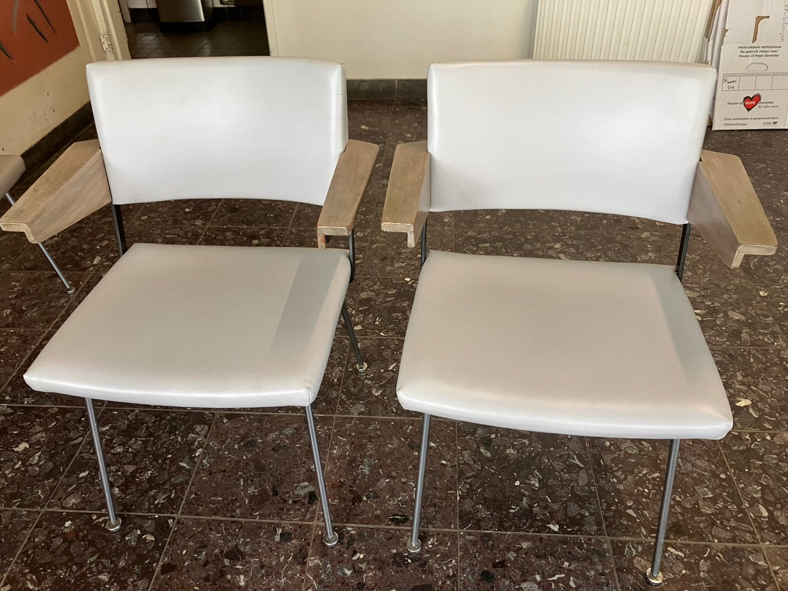 2 gispen cordemeyer stoelen  jaren 70, Ophalen of Verzenden, Zo goed als nieuw, Twee