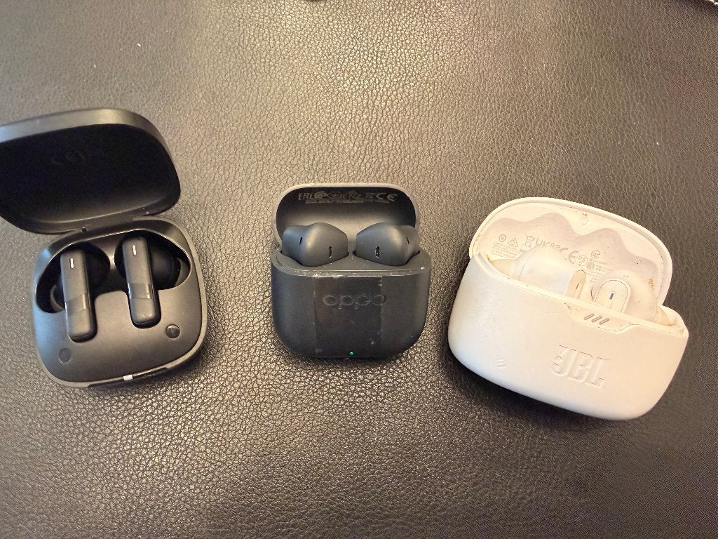 3pc wireless earbuds - JBL, Oppo, Baseus, Gebruikt, Ophalen of Verzenden, JBL, In oorschelp (earbud)