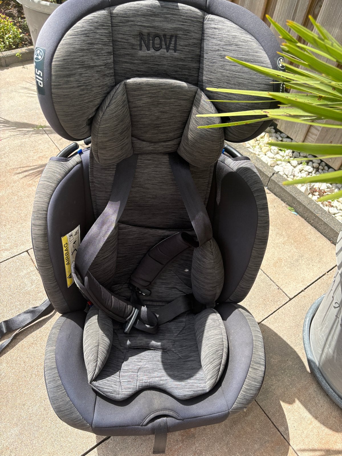 Autostoel Novi - Comfortabel en Veilig, Autogordel, Zijbescherming, Zo goed als nieuw, 9 t/m 36 kg