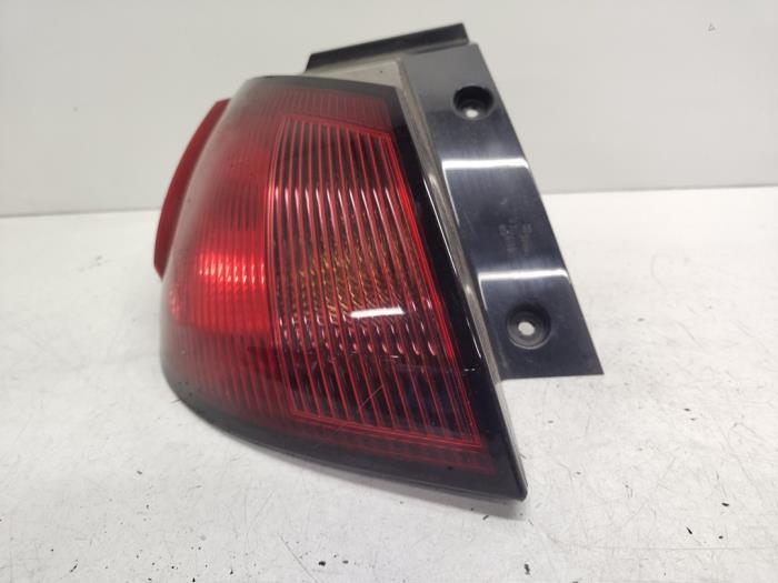 Achterlicht links van een Mitsubishi Colt, Gebruikt, -, -, Ophalen of Verzenden