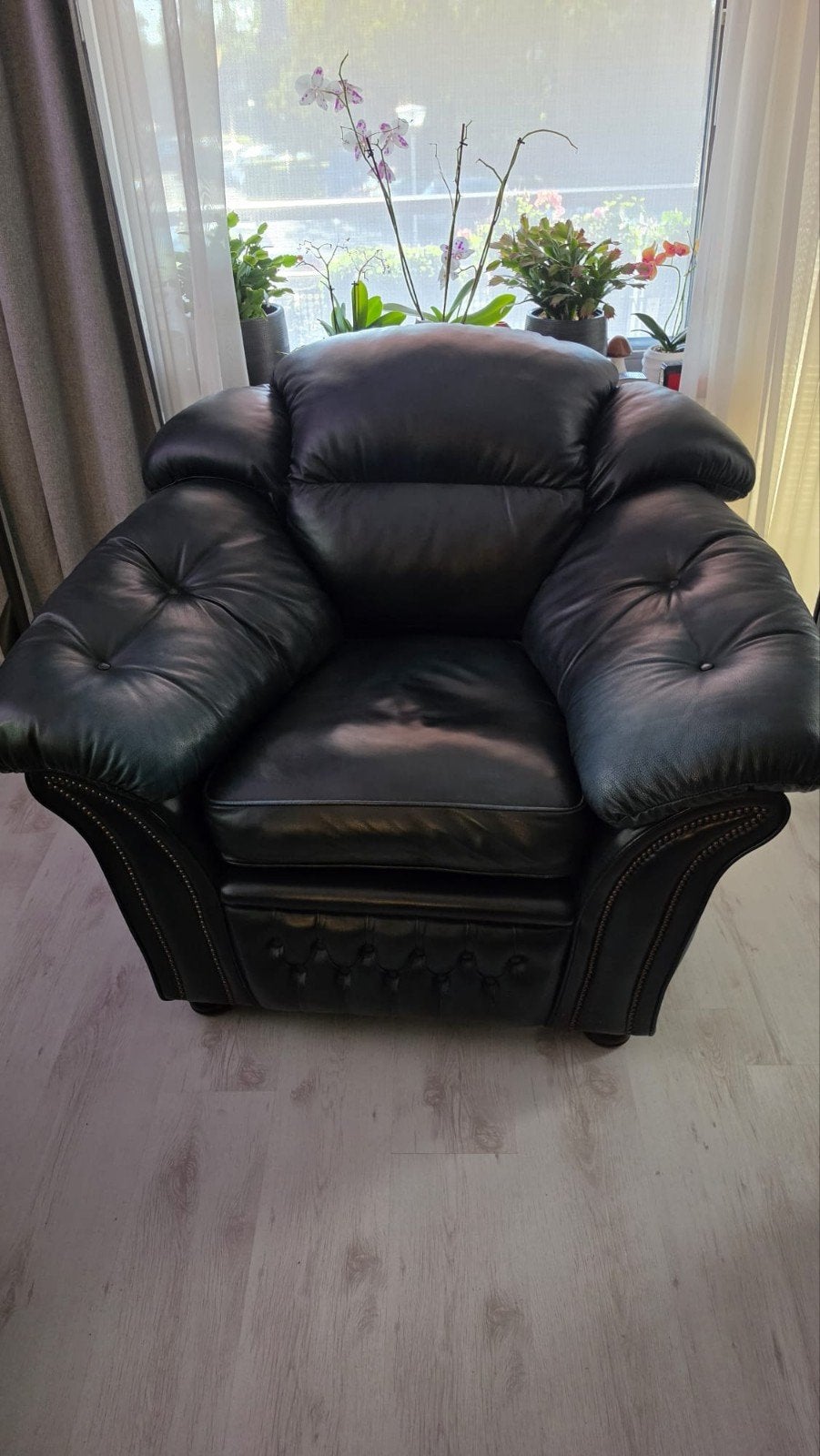 Foto 3 van Originele Springvale Leather Chesterfield Set uit 2014!
