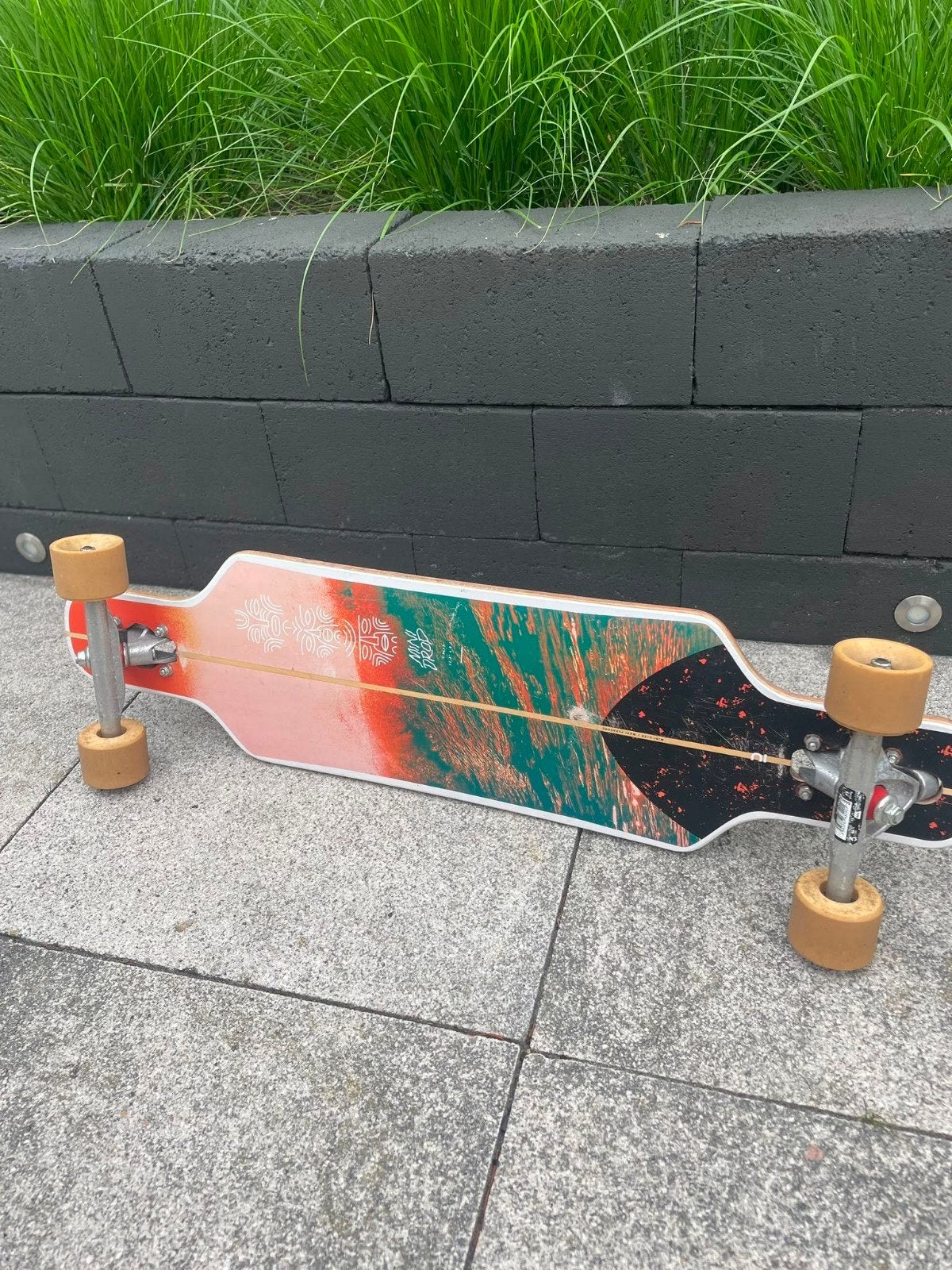 Longboard met uniek design, Sport en Fitness, Skateboarden, Ophalen, Zo goed als nieuw, Skateboard, Longboard