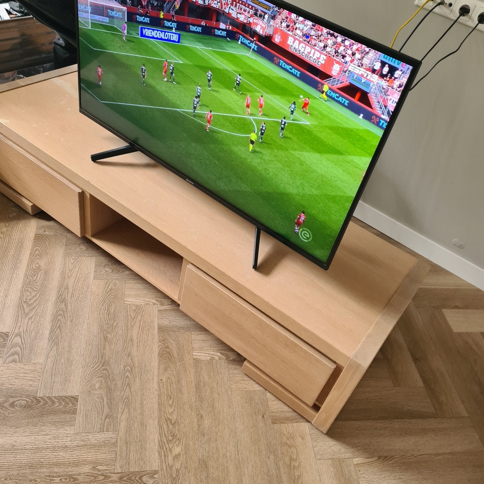 Zwaar TV-meubel - Gratis af te halen, Huis en Inrichting, Kasten | Televisiemeubels, Ophalen, Gebruikt, 150 tot 200 cm, Minder dan 100 cm